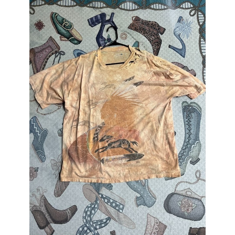 The Mountain Native American Wolves Graphic Tee Distressed L Vintage 2000s